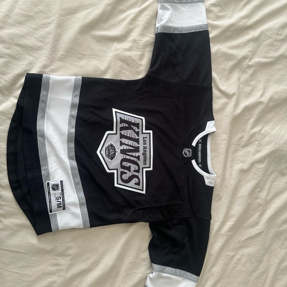 NWT Kids Los Angeles Kings Jersey S/M
